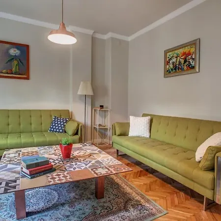 Center, Shishman Street Bijou