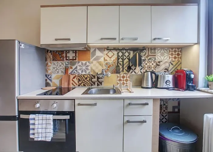 Center, Shishman Street Bijou ソフィア